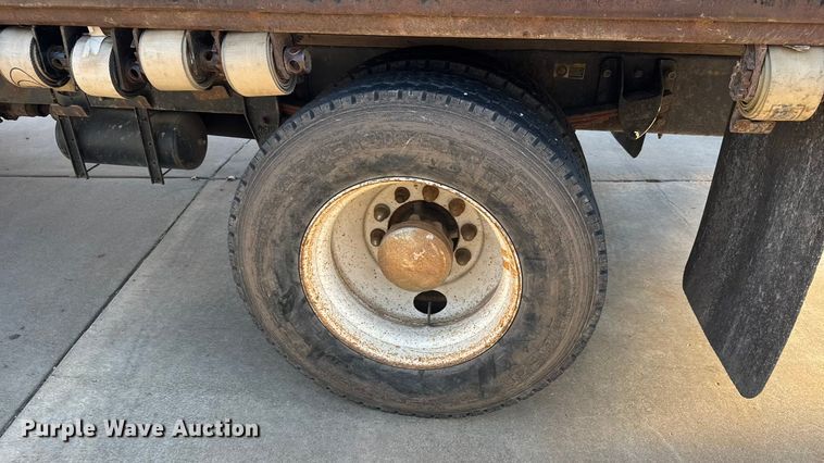 image for item NB9001 2005 Peterbilt 335 dump flatbed truck