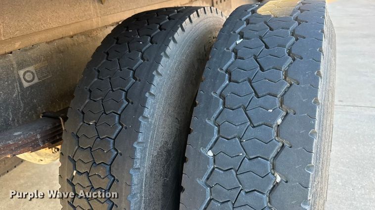 image for item NB9001 2005 Peterbilt 335 dump flatbed truck