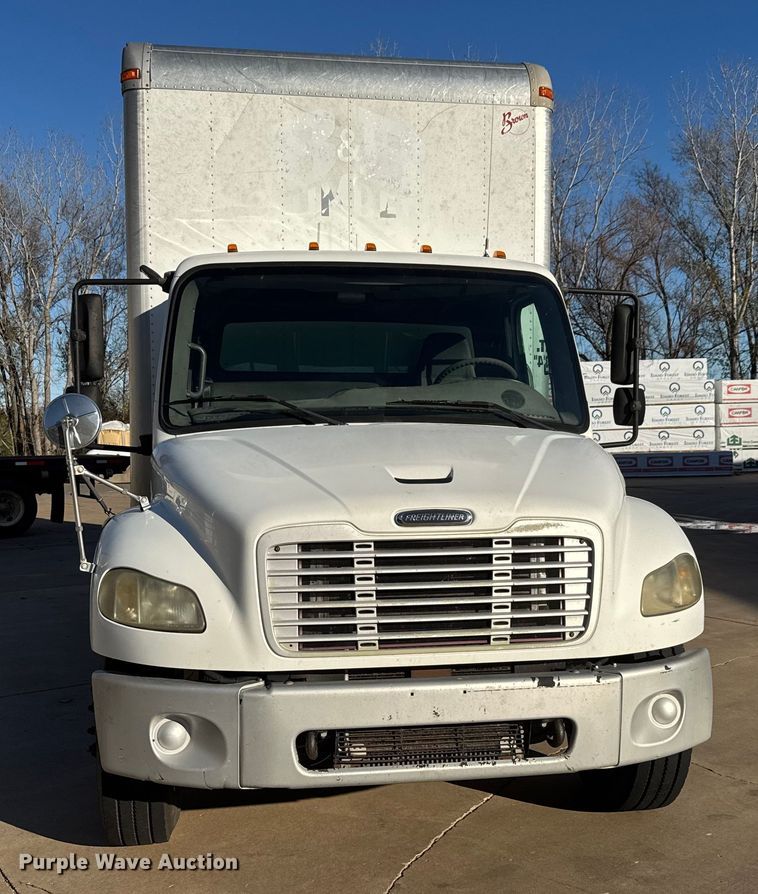 image for item NB9002 2004 Freightliner Business Class M2 box truck