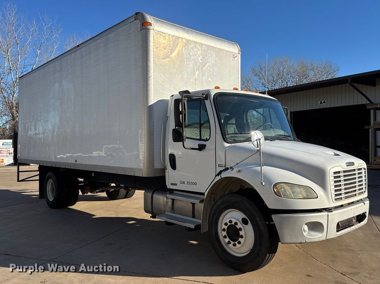 image for item NB9002 2004 Freightliner Business Class M2 box truck