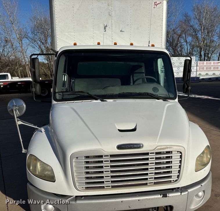 image for item NB9002 2004 Freightliner Business Class M2 box truck