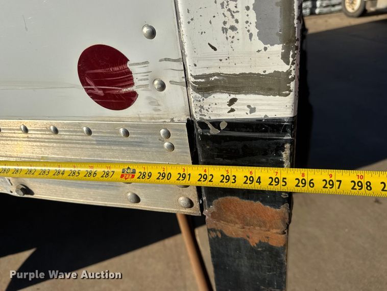 image for item NB9002 2004 Freightliner Business Class M2 box truck