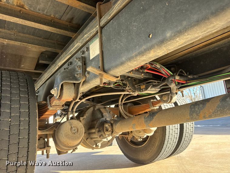 image for item NB9002 2004 Freightliner Business Class M2 box truck