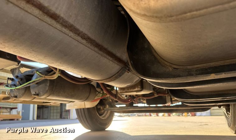 image for item NB9002 2004 Freightliner Business Class M2 box truck