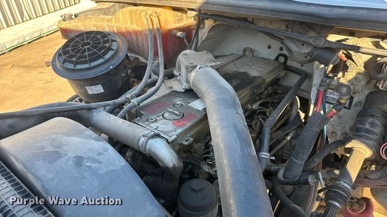 image for item NB9002 2004 Freightliner Business Class M2 box truck