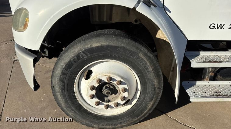 image for item NB9002 2004 Freightliner Business Class M2 box truck