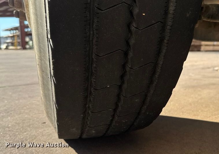 image for item NB9002 2004 Freightliner Business Class M2 box truck