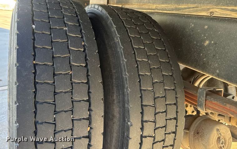 image for item NB9002 2004 Freightliner Business Class M2 box truck