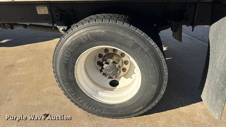 image for item NB9002 2004 Freightliner Business Class M2 box truck