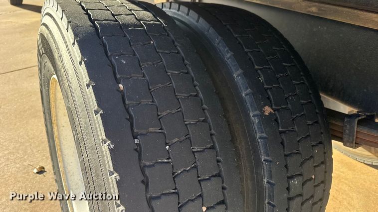 image for item NB9002 2004 Freightliner Business Class M2 box truck