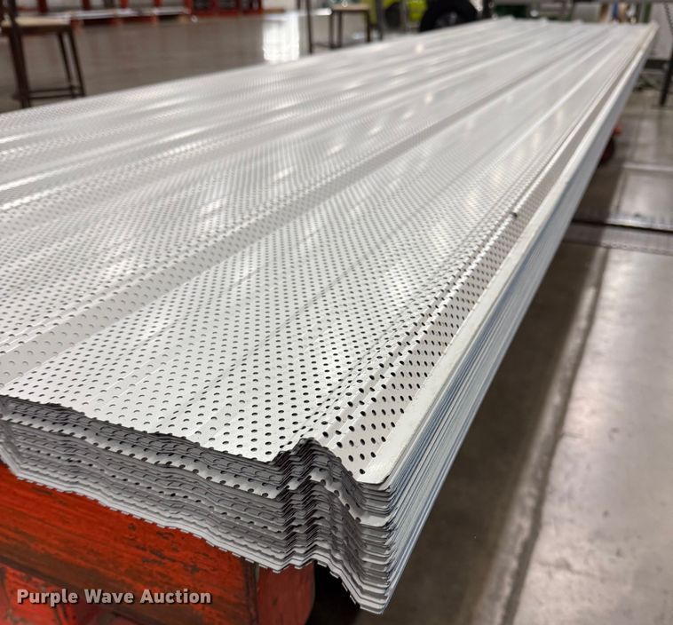 image for item NB9543 (354) sheets of metal siding/roofing