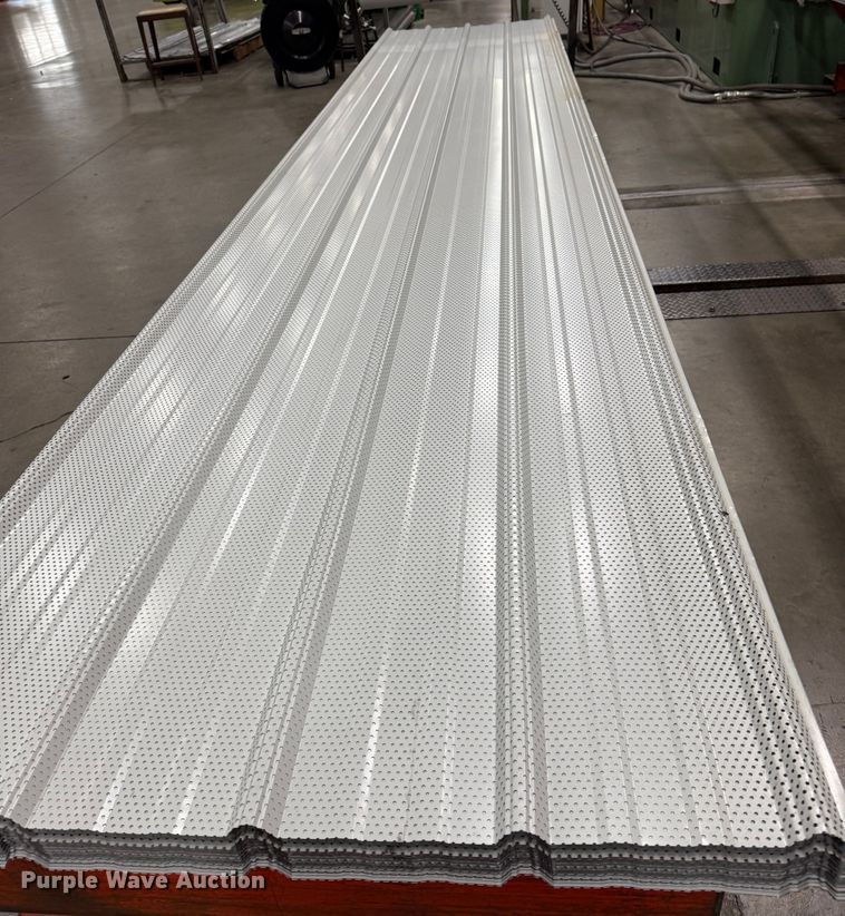 image for item NB9543 (354) sheets of metal siding/roofing