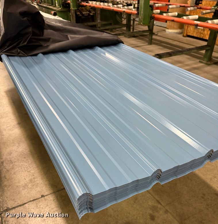 image for item NB9544 (51) sheets of metal siding/roofing