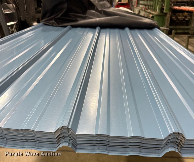 image for item NB9544 (51) sheets of metal siding/roofing