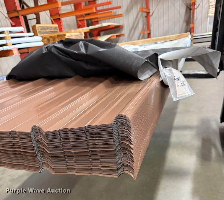 image for item NB9545 (529) sheets of metal siding/roofing