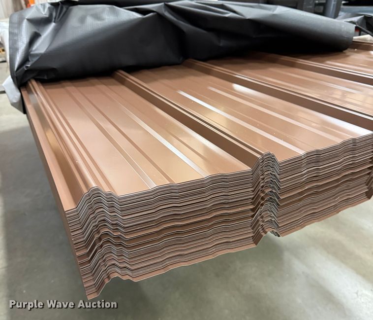 image for item NB9545 (529) sheets of metal siding/roofing