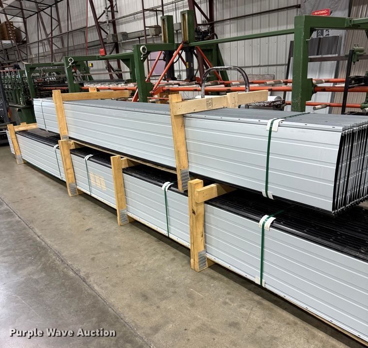 image for item NB9546 (143) sheets of metal siding/roofing