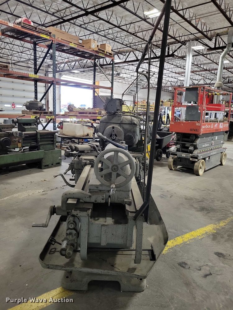 image for item NO9777 Lodge & Shipley WV7090 metal lathe