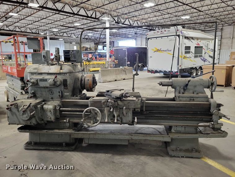 image for item NO9777 Lodge & Shipley WV7090 metal lathe