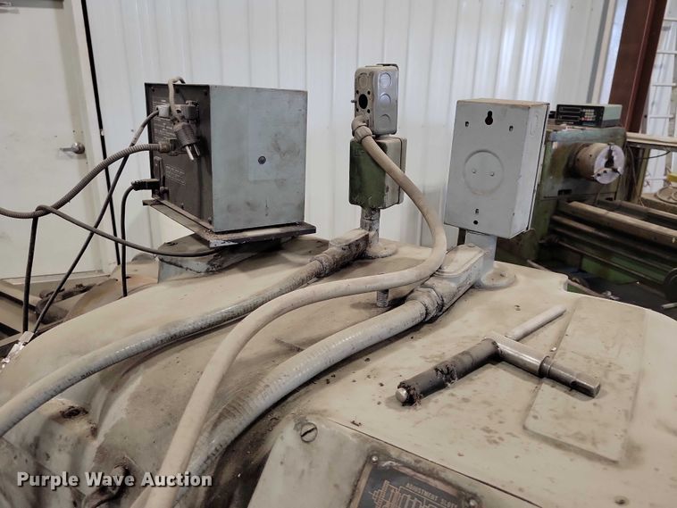 image for item NO9777 Lodge & Shipley WV7090 metal lathe