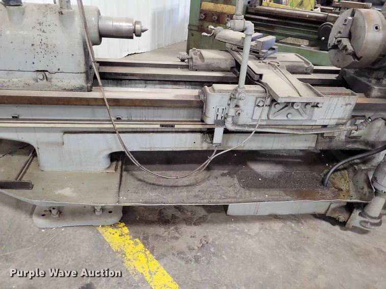 image for item NO9777 Lodge & Shipley WV7090 metal lathe