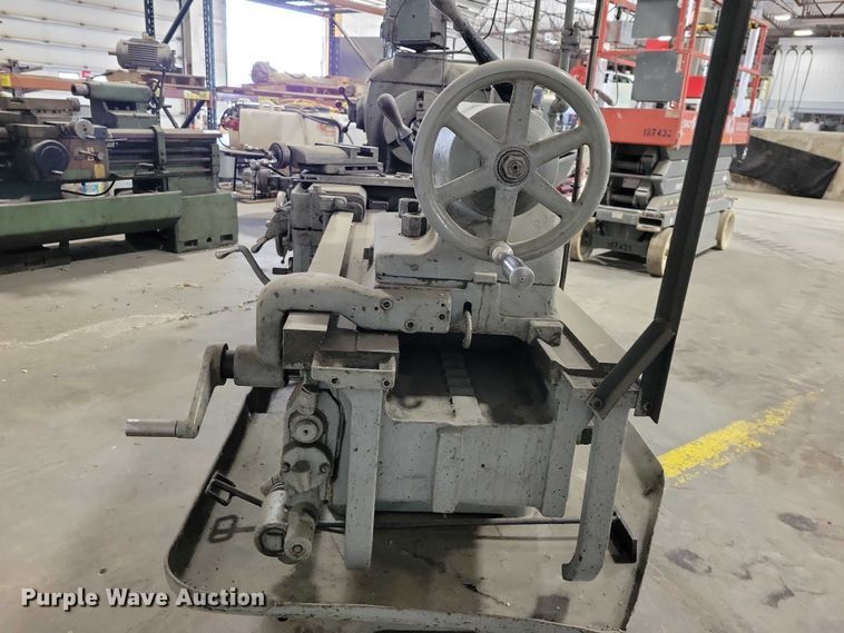 image for item NO9777 Lodge & Shipley WV7090 metal lathe