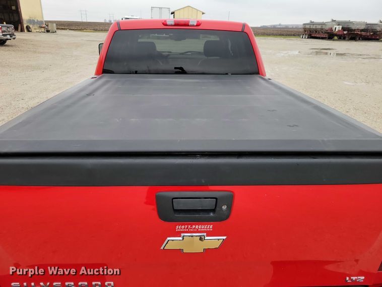 image for item NO9781 2011 Chevrolet Silverado 2500HD Crew Cab pickup truck