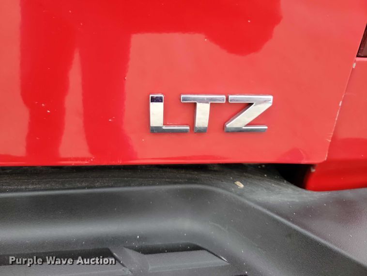 image for item NO9781 2011 Chevrolet Silverado 2500HD Crew Cab pickup truck