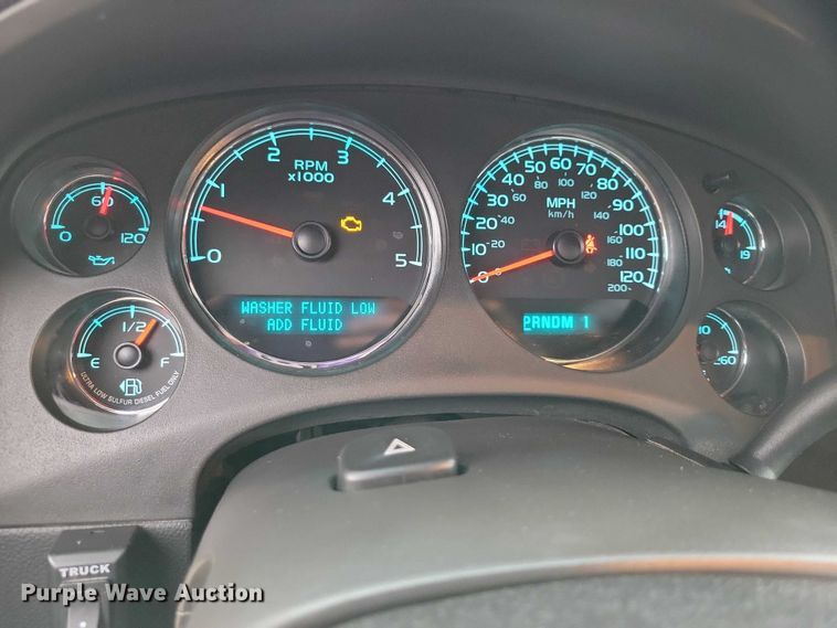 image for item NO9781 2011 Chevrolet Silverado 2500HD Crew Cab pickup truck