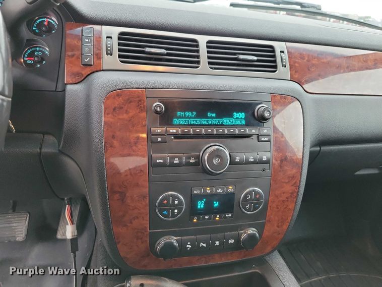 image for item NO9781 2011 Chevrolet Silverado 2500HD Crew Cab pickup truck