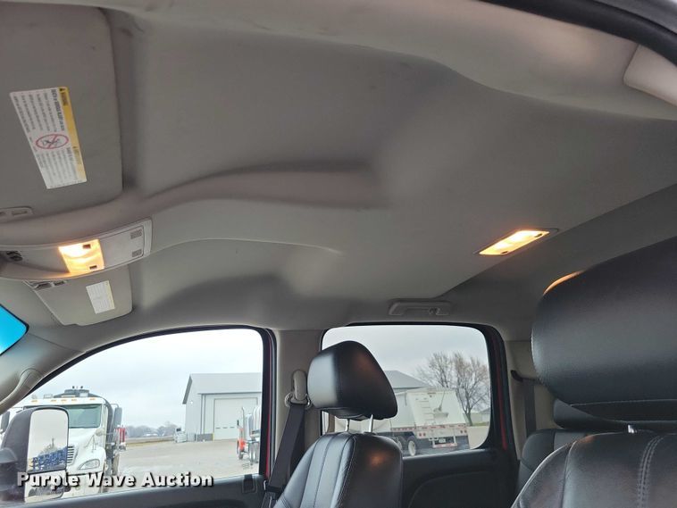 image for item NO9781 2011 Chevrolet Silverado 2500HD Crew Cab pickup truck