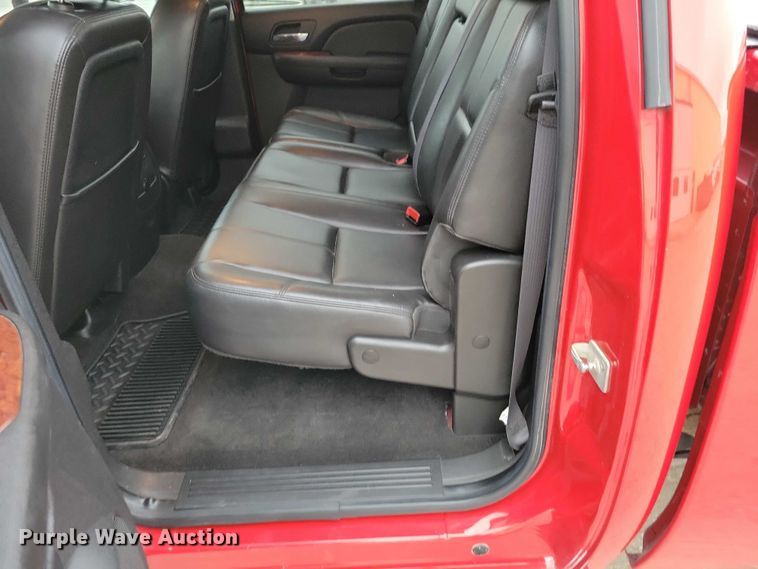 image for item NO9781 2011 Chevrolet Silverado 2500HD Crew Cab pickup truck