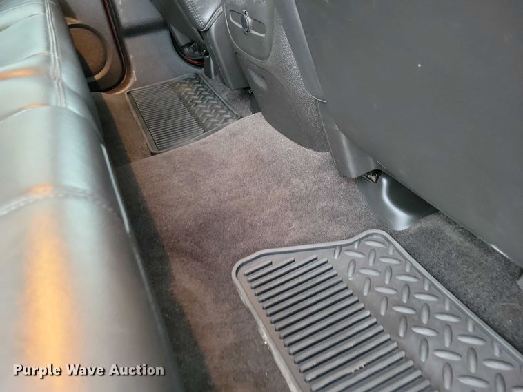 image for item NO9781 2011 Chevrolet Silverado 2500HD Crew Cab pickup truck