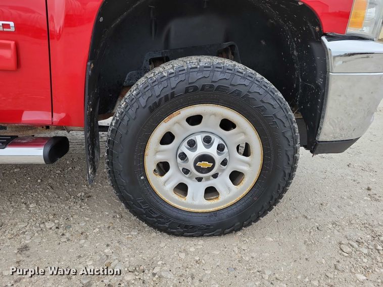 image for item NO9781 2011 Chevrolet Silverado 2500HD Crew Cab pickup truck