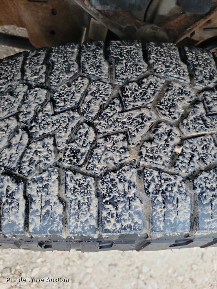 image for item NO9781 2011 Chevrolet Silverado 2500HD Crew Cab pickup truck