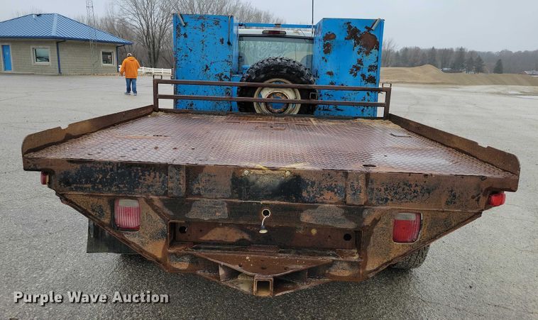 image for item NO9788 1996 Ford F350 XL flatbed pickup truck