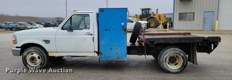 image for item NO9788 1996 Ford F350 XL flatbed pickup truck