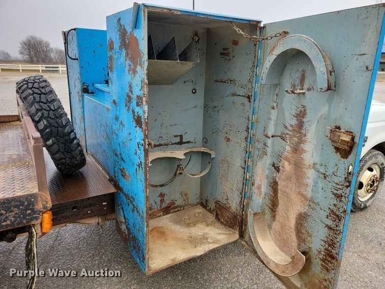 image for item NO9788 1996 Ford F350 XL flatbed pickup truck