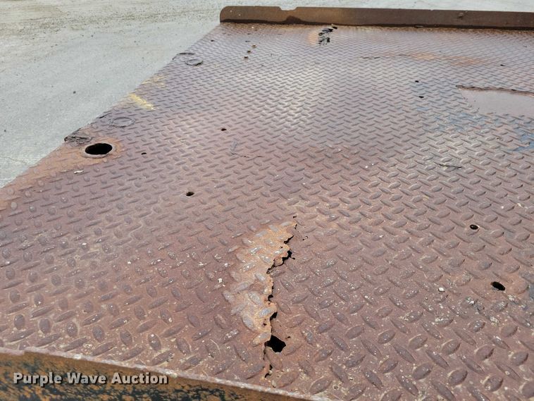 image for item NO9788 1996 Ford F350 XL flatbed pickup truck