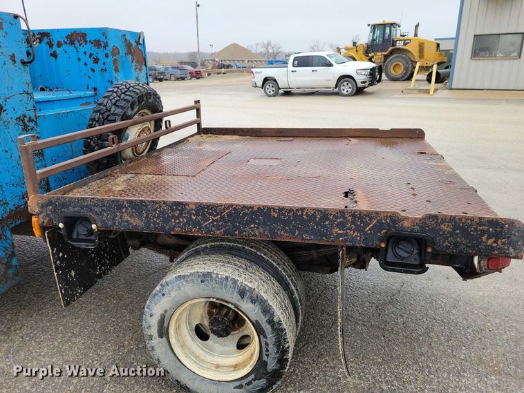 image for item NO9788 1996 Ford F350 XL flatbed pickup truck