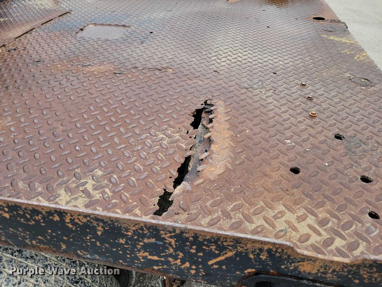 image for item NO9788 1996 Ford F350 XL flatbed pickup truck