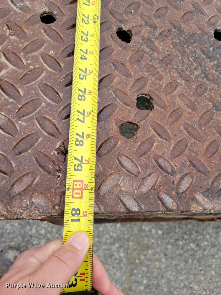 image for item NO9788 1996 Ford F350 XL flatbed pickup truck