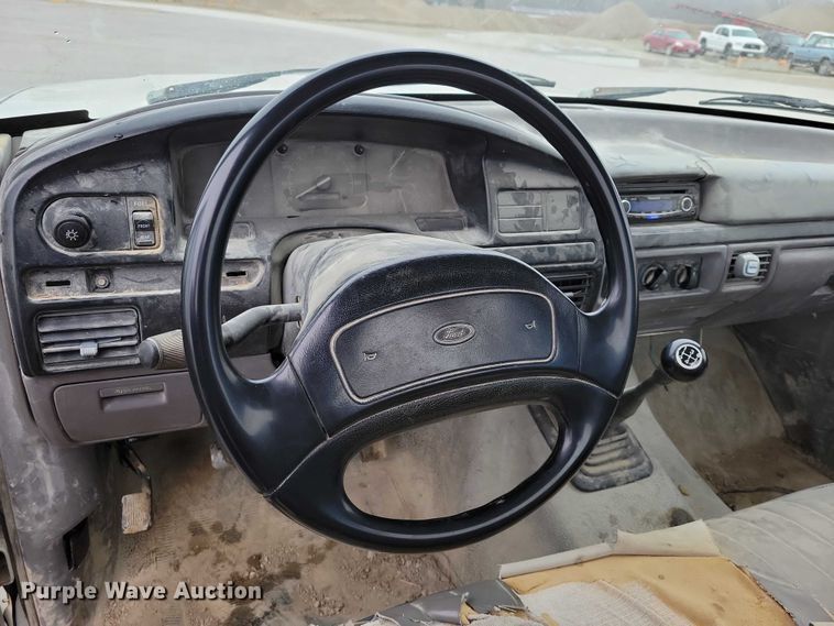 image for item NO9788 1996 Ford F350 XL flatbed pickup truck