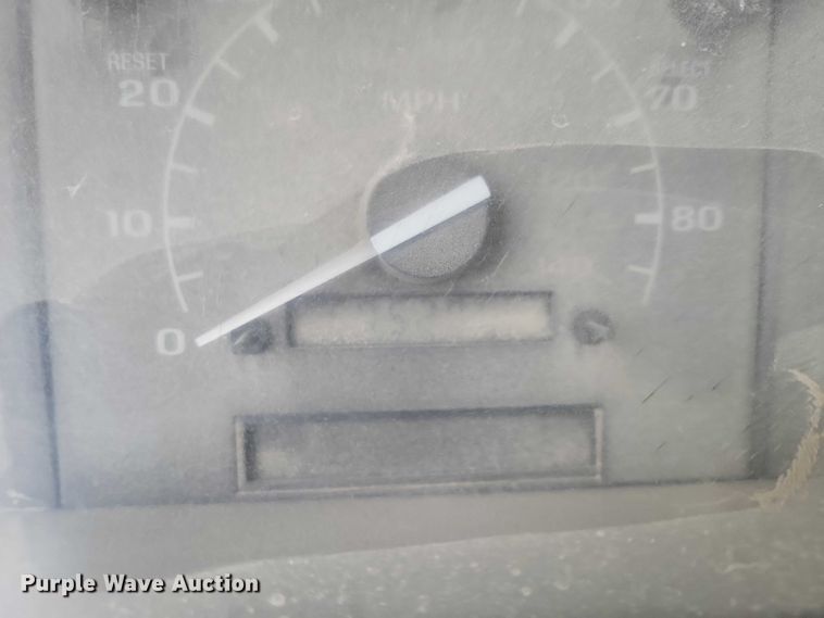 image for item NO9788 1996 Ford F350 XL flatbed pickup truck