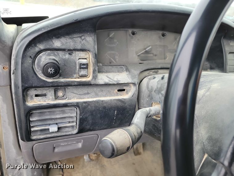 image for item NO9788 1996 Ford F350 XL flatbed pickup truck