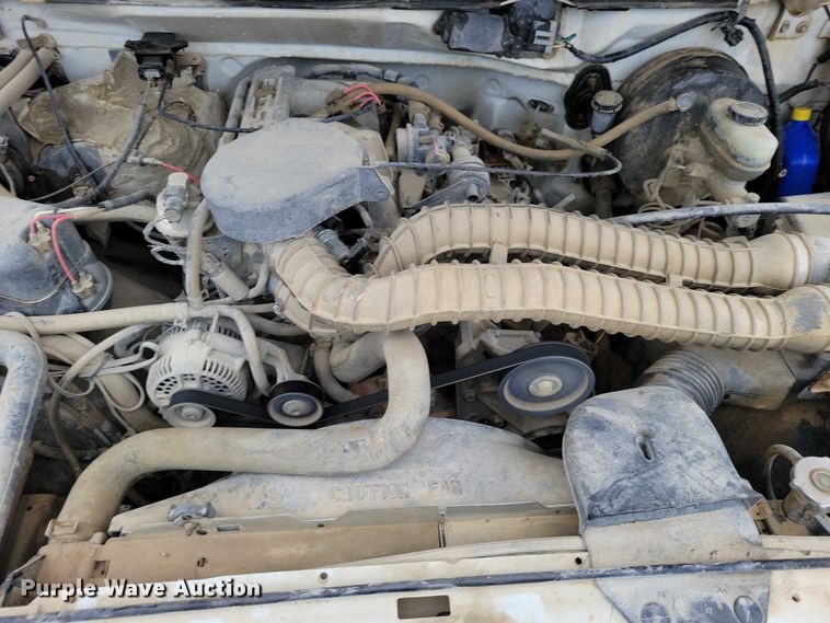 image for item NO9788 1996 Ford F350 XL flatbed pickup truck