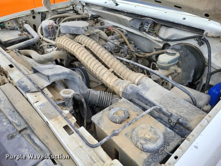 image for item NO9788 1996 Ford F350 XL flatbed pickup truck