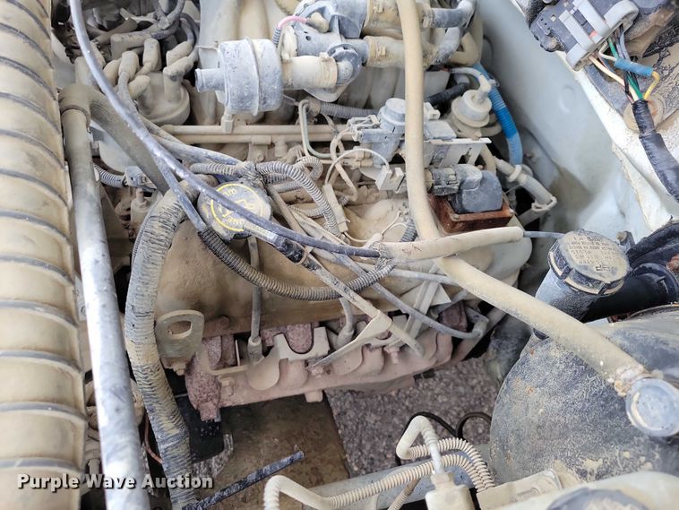 image for item NO9788 1996 Ford F350 XL flatbed pickup truck