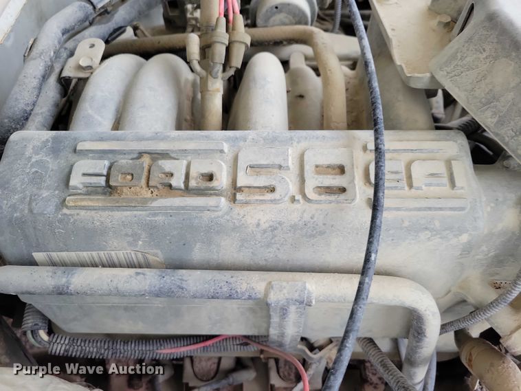 image for item NO9788 1996 Ford F350 XL flatbed pickup truck