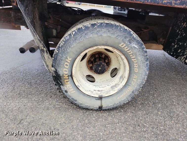 image for item NO9788 1996 Ford F350 XL flatbed pickup truck